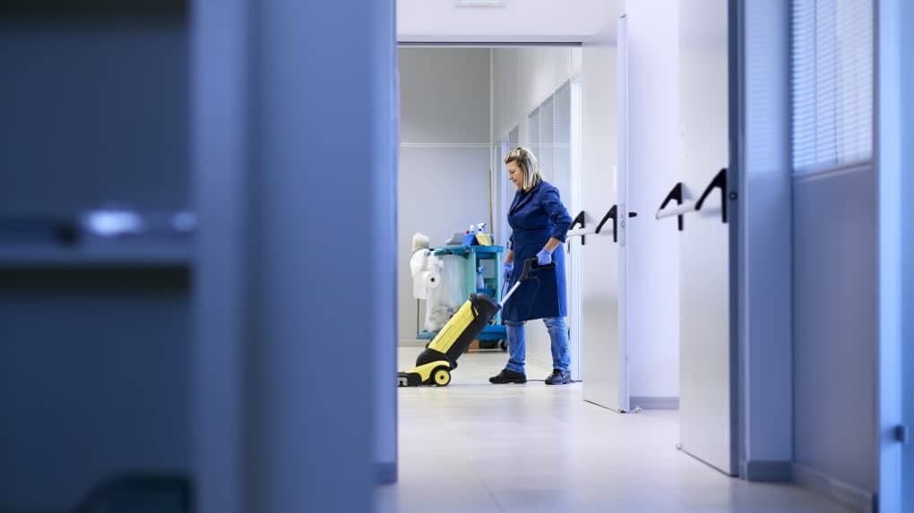 cleaning-ISS